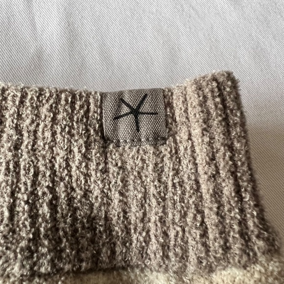 BAREFOOT DREAMS size S camo bomber jacket - Picture 10 of 15